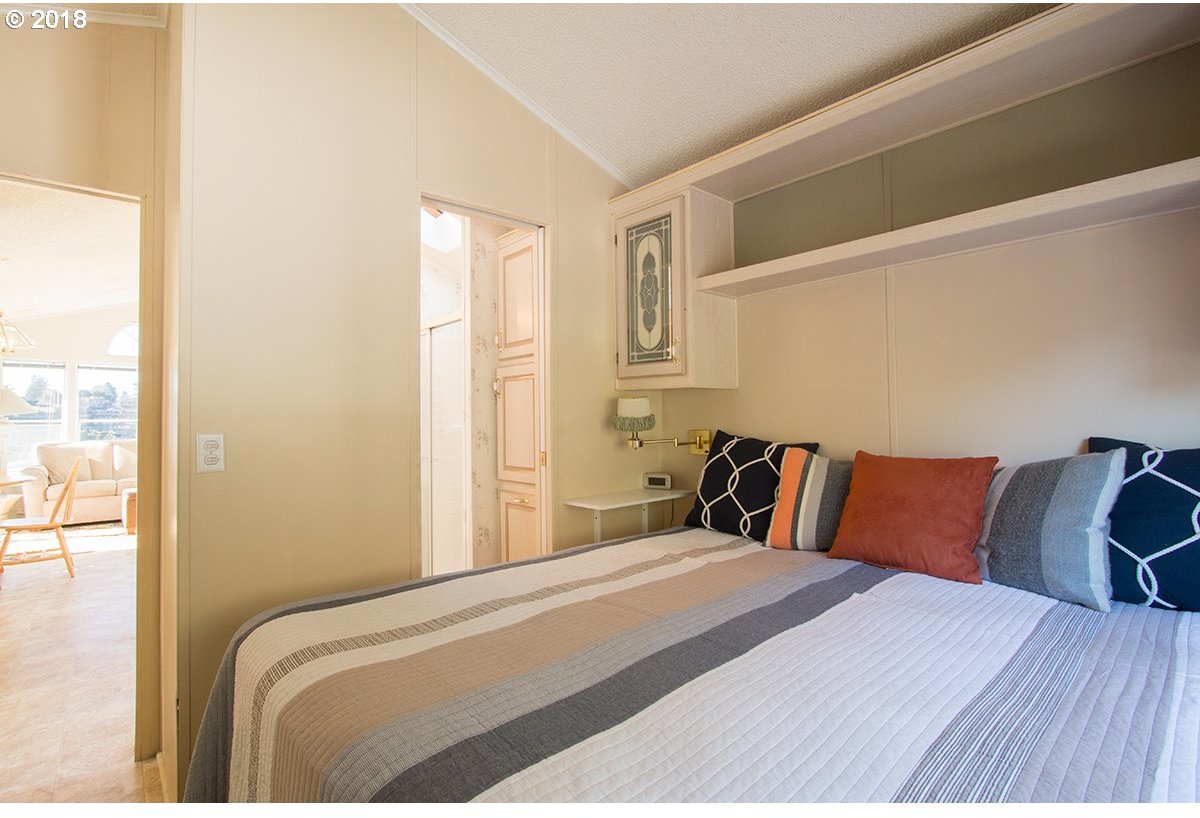16219 Lower Harbor Road, Unit P12 Brookings, OR 97415 - Photo 15 of 19 Gallery Image 15