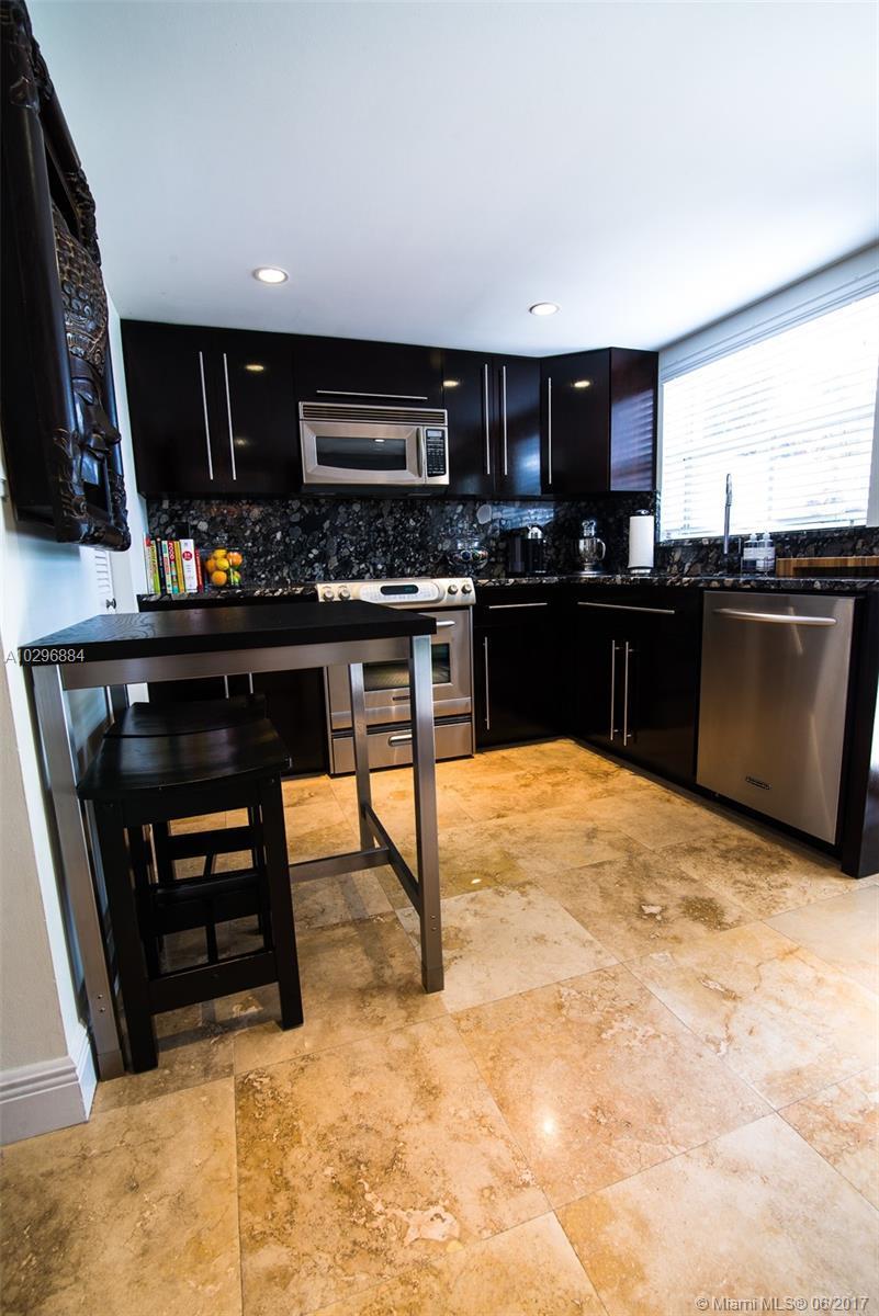 5571 Southwest 70th Place South Miami, FL 33155 - Photo 9 of 35