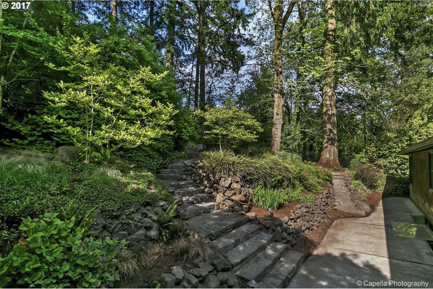 905 Southwest Cheltenham Street Portland, OR 97239 - Photo 15 of 25 Gallery Image 15