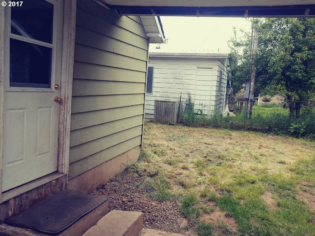209 Douglas Street Yoncalla, OR 97499 - Photo 17 of 18 Gallery Image 17