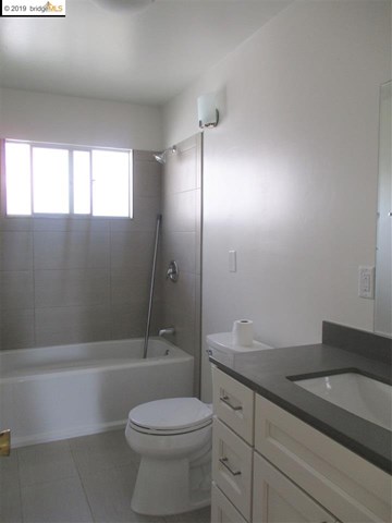 2410 Stuart Street Berkeley, CA 94705 - Photo 3 of 25