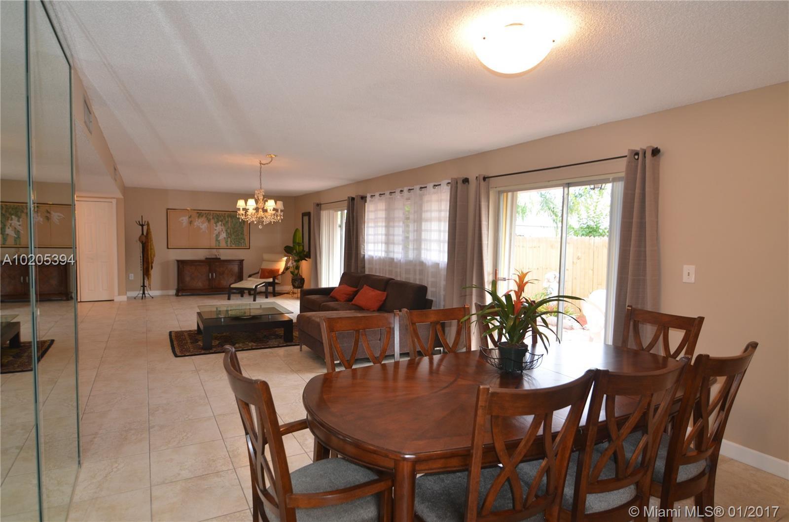 11570 Southwest 83rd Terrace Miami, FL 33173 - Photo 15 of 35