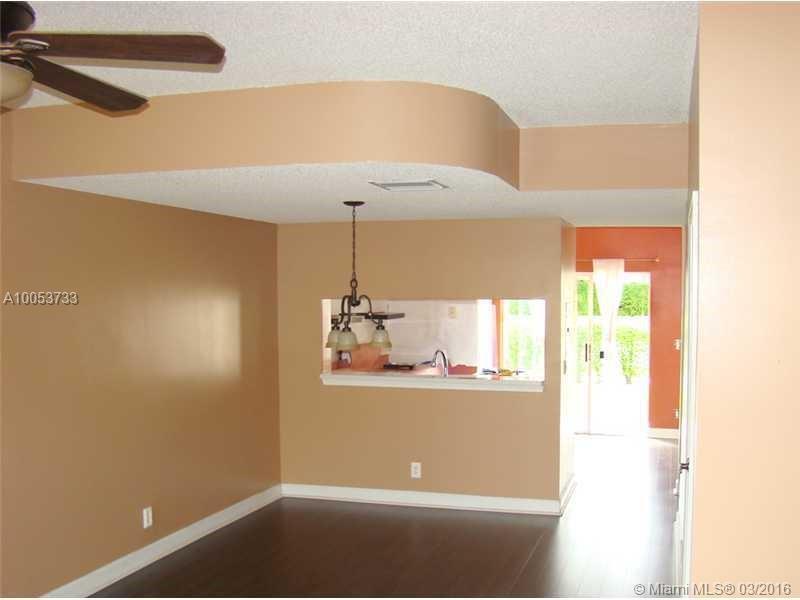 59 Simonton Circle, Unit 59 Weston, FL 33326 - Photo 2 of 9