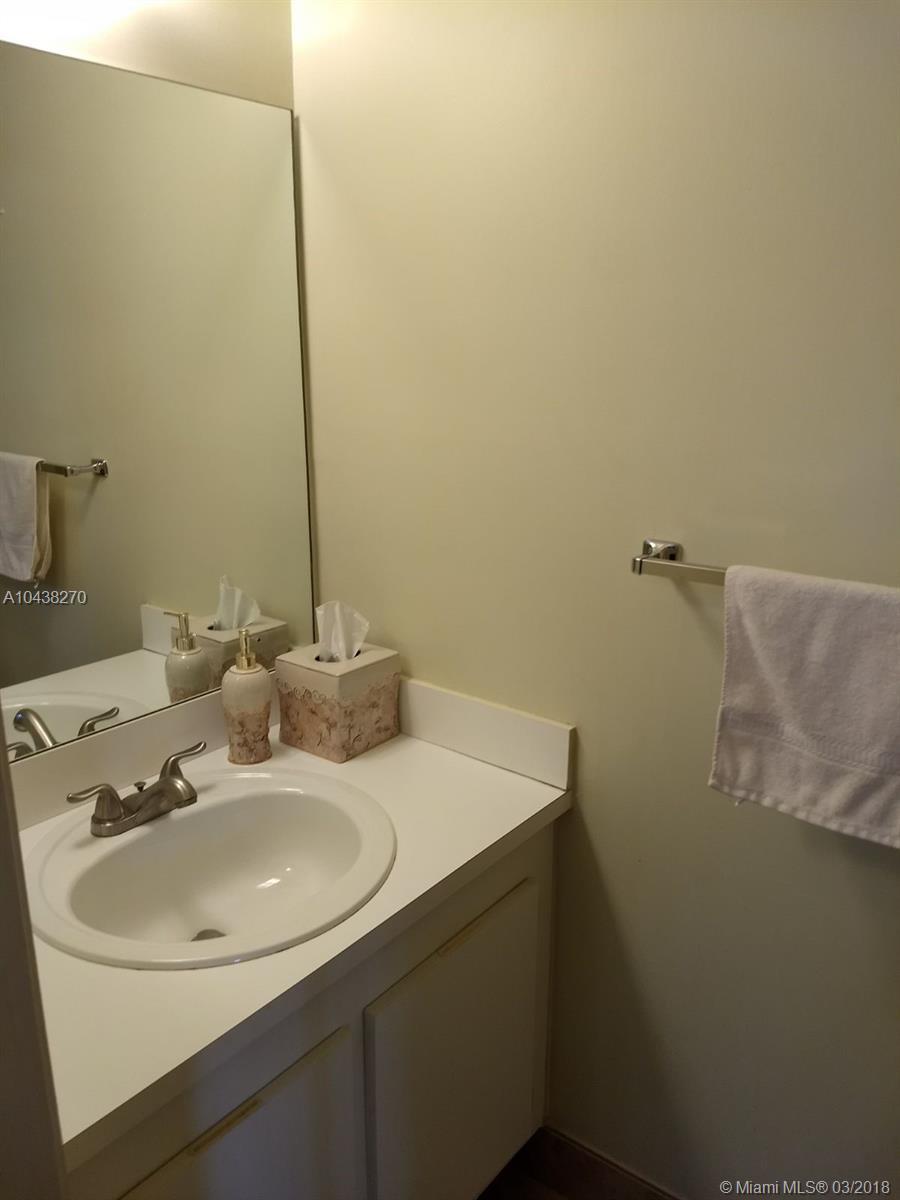 5207 Gate Lake Road, Unit 5207 Tamarac, FL 33319 - Photo 9 of 17