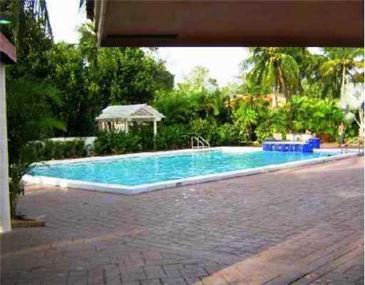7140 Northwest 179th Street, Unit 204 Hialeah, FL 33015 - Photo 8 of 9