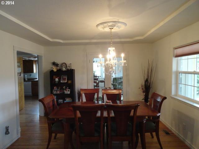 7635 North Bank Road Roseburg, OR 97470 - Photo 11 of 16 Gallery Image 11
