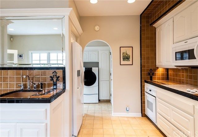 $1,000,000 | 31 Coronado Avenue, Long Beach, CA 90803