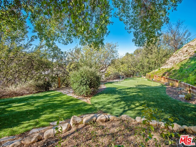 15660 Meadowgate Road Encino, CA 91436 - Photo 36 of 37