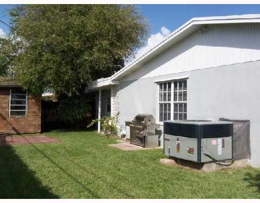 9490 Holiday Road Miami, FL 33157 - Photo 13 of 16