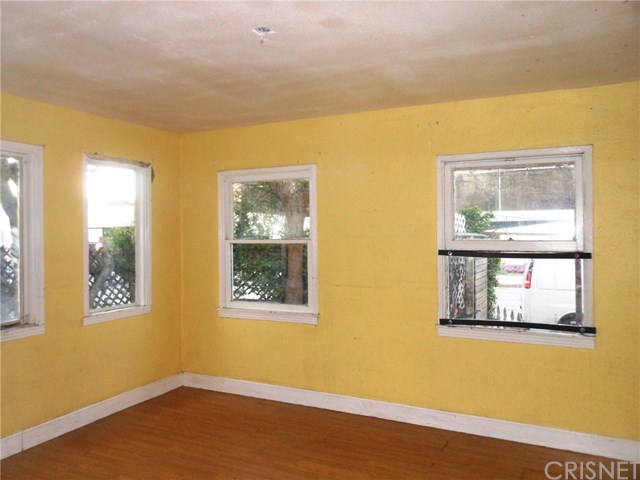 6220 Tyrone Avenue Van Nuys, CA 91401 - Photo 13 of 21