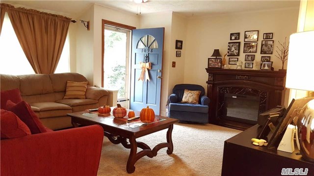 1098 Udall Road Bay Shore, NY 11706 - Photo 7 of 18 Gallery Image 7