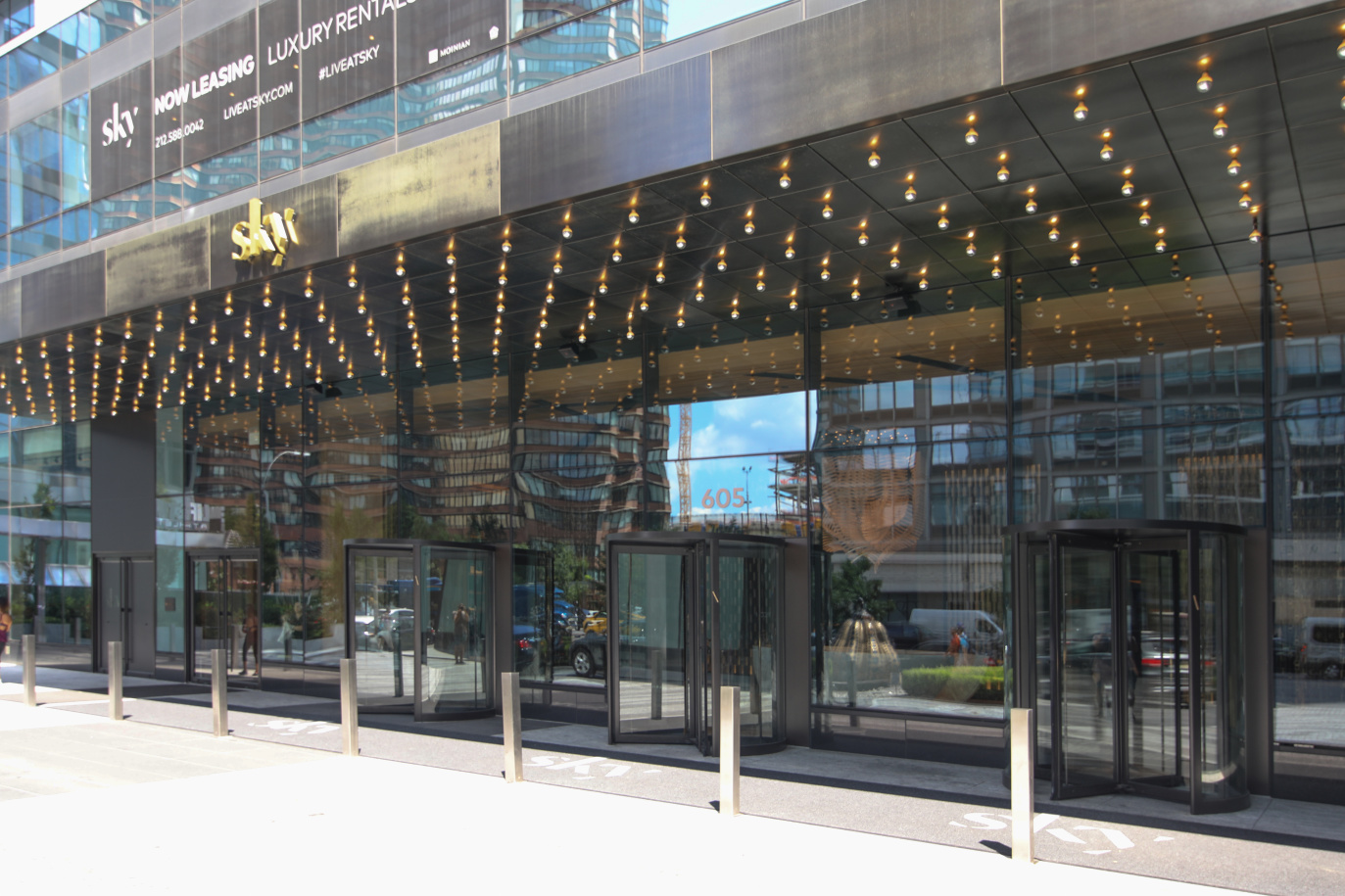 Sky 605 W 42nd St, Manhattan, NY 10036 - Photo 4 of 7