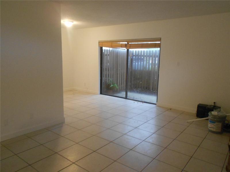 11535 Southwest 109th Road, Unit 22B Miami, FL 33176 - Photo 4 of 7 Gallery Image 4
