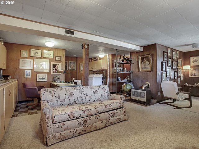 8444 Southwest 9th Avenue Portland, OR 97219 - Photo 7 of 16 Gallery Image 7