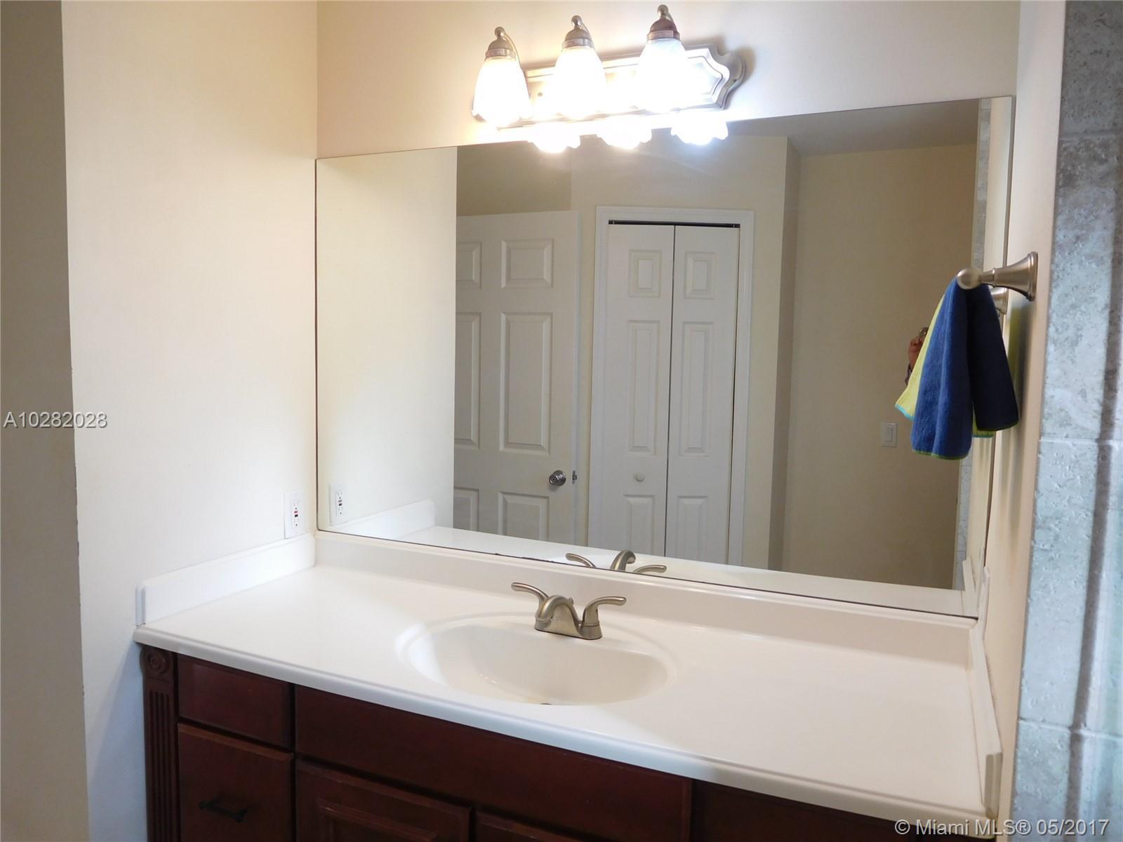 12118 Old Country Road South Wellington, FL 33414 - Photo 14 of 29