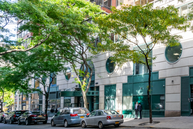 The Bromley 225 W 83rd St, Manhattan, NY 10024 - Photo 3 of 24