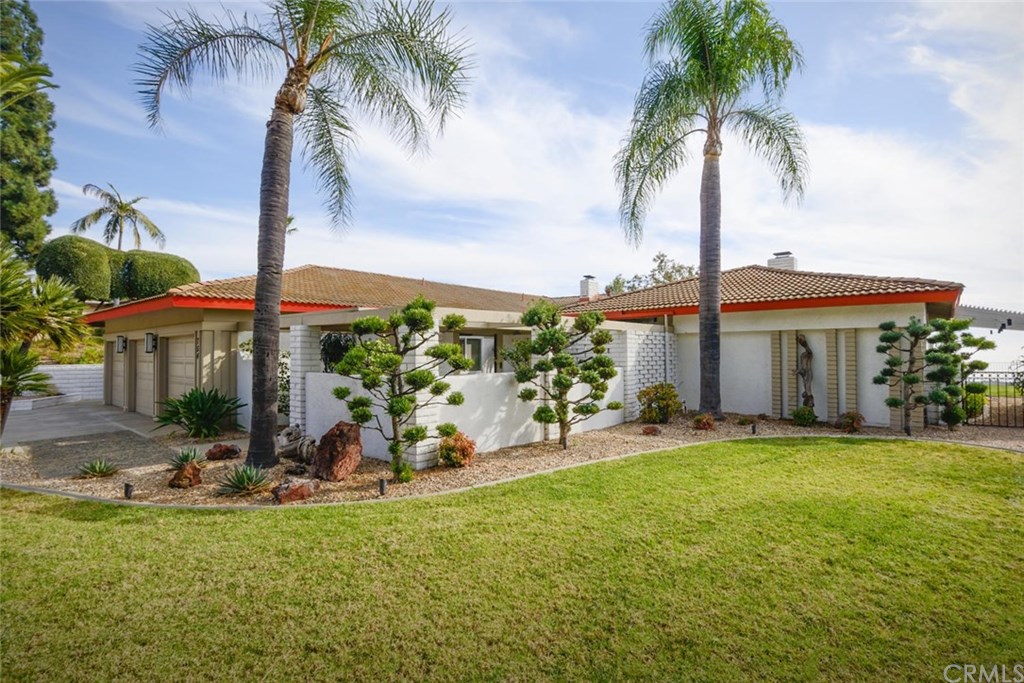 754 Vía Montevideo Claremont, CA 91711 - Photo 2 of 44