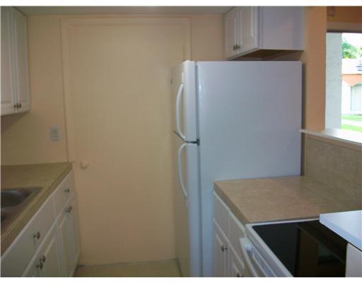 2501 Douglas Road, Unit 403 Miami, FL 33133 - Photo 2 of 16 Gallery Image 2