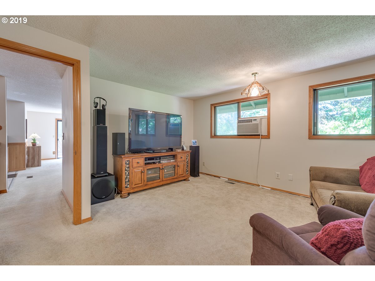 6205 Southwest Wilson Avenue Beaverton, OR 97008 - Photo 8 of 14