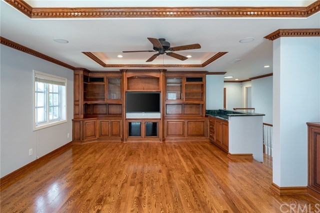 1437 La Perla Avenue Long Beach, CA 90815 - Photo 25 of 43 Upstairs living/entertainment room.