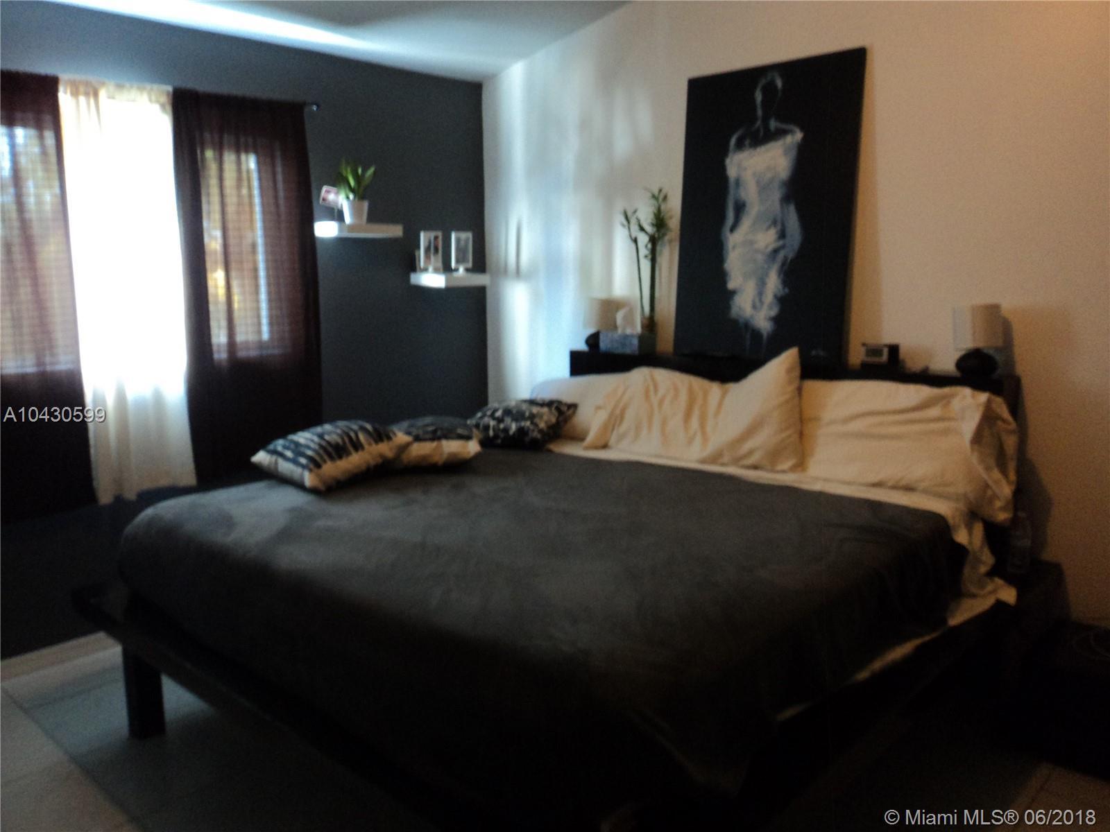 252 Northeast 211th Terrace Miami, FL 33179 - Photo 11 of 16
