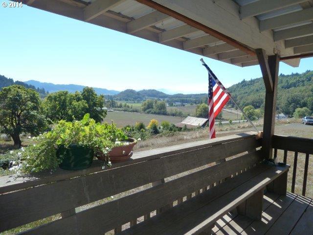 971 Wilcox Road Oakland, OR 97462 - Photo 3 of 16 Gallery Image 3