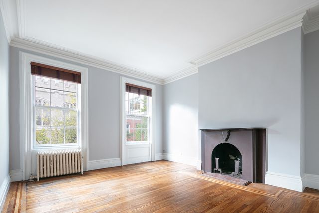 $7,400,000 | 39 Charlton St | Hudson Square