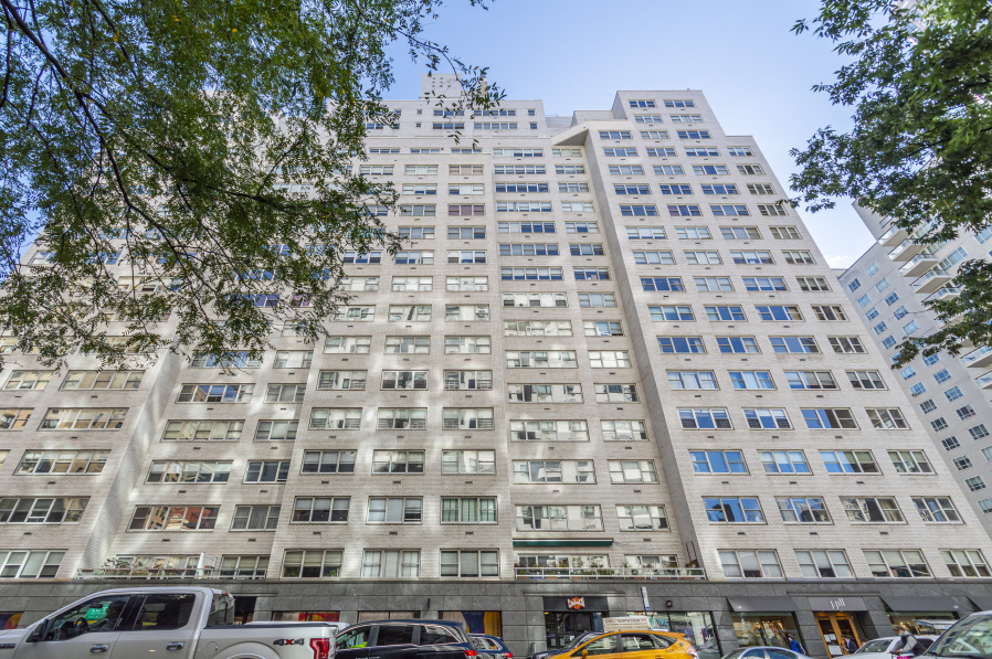 201 E 66th St, Manhattan, NY 10065 - Photo 2 of 4