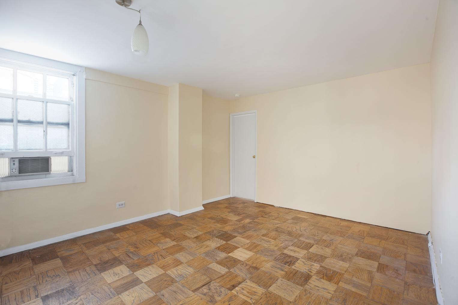 240 East 35th Street, Unit 4A Manhattan, NY 10016 - Photo 5 of 8