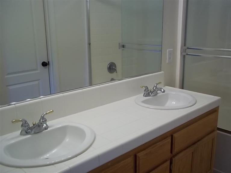 6920 Raven Pass Street Bakersfield, CA 93313 - Photo 8 of 10