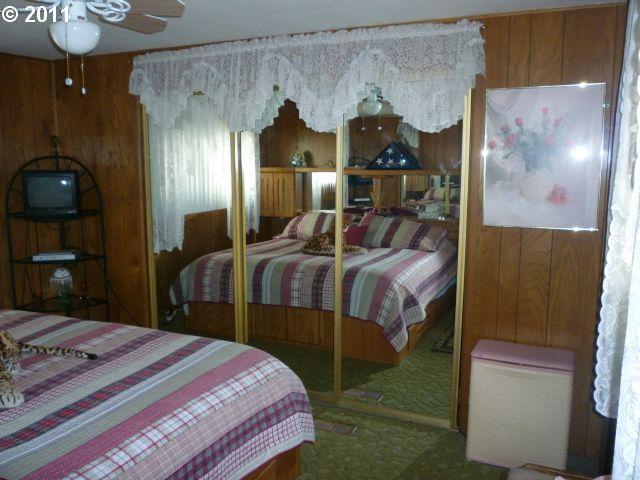 9188 Southwest Line Drive Cornelius, OR 97113 - Photo 12 of 16