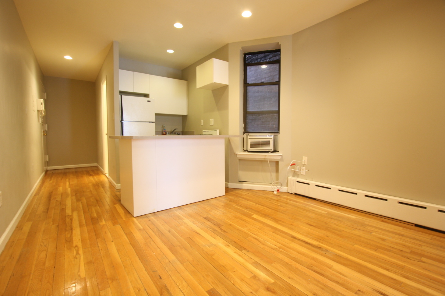423 East 75th Street, Unit 3A Manhattan, NY 10021 - Photo 2 of 5