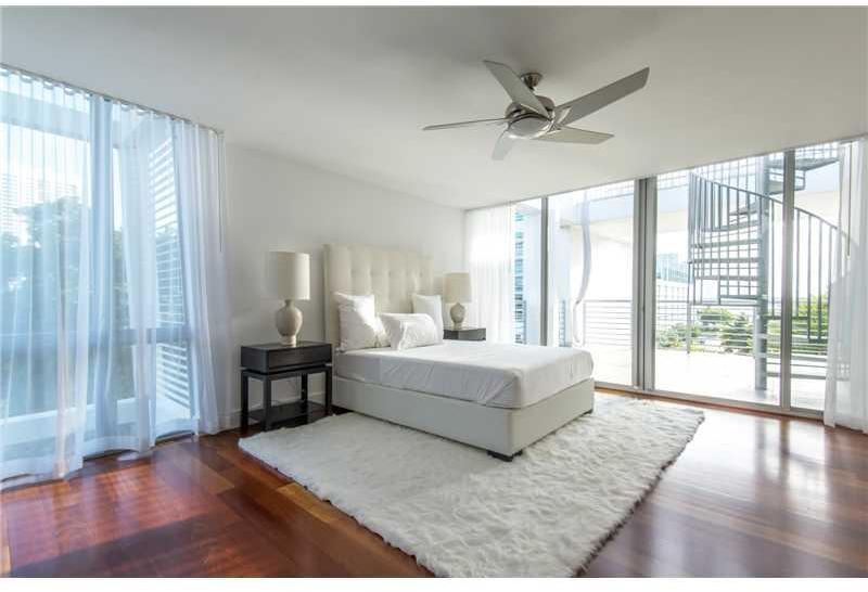 1577 Bay Road, Unit PH401 Miami Beach, FL 33139 - Photo 15 of 32 Gallery Image 15