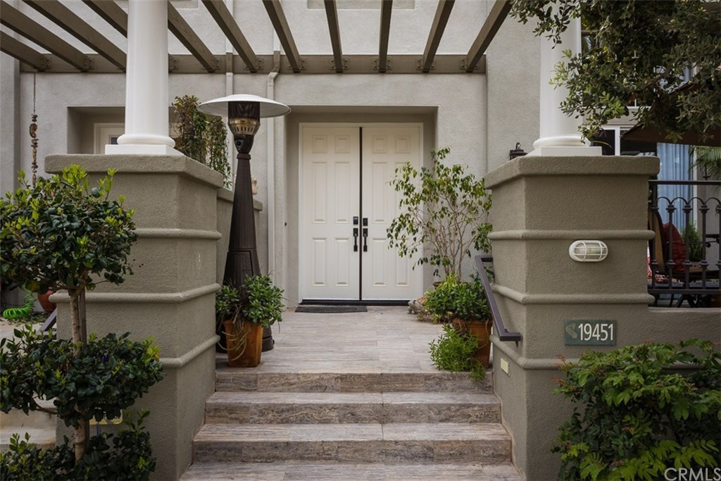 19451 Surf Drive Huntington Beach, CA 92648 - Photo 2 of 15