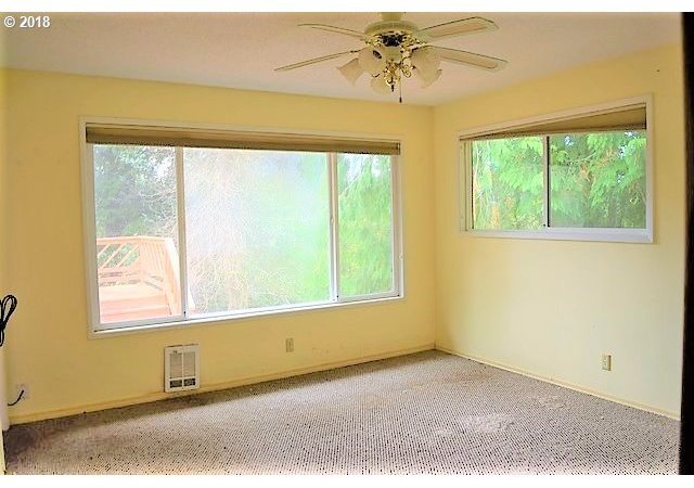 708 Crestview Drive Reedsport, OR 97467 - Photo 23 of 32
