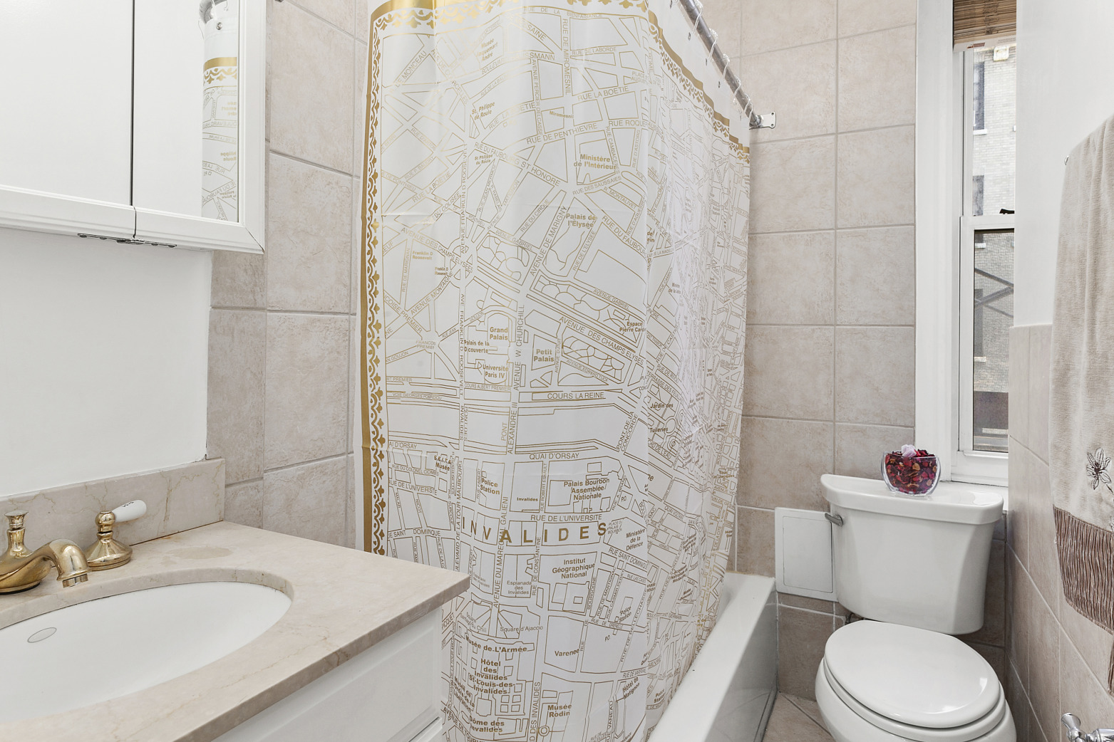 140 West 71st Street, Unit 6E Manhattan, NY 10023 - Photo 4 of 5