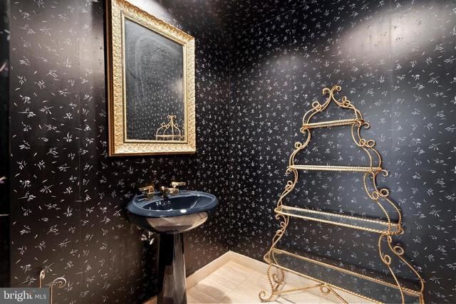 $865,000 | 866 Roscommon Road, Bryn Mawr, PA 19010