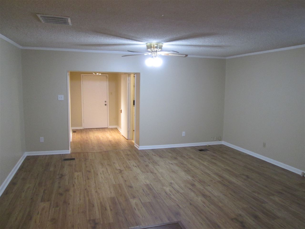 879 Berclair Road Memphis, TN 38122 - Photo 8 of 17 Gallery Image 8