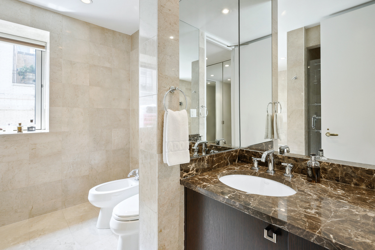 500 Park Avenue, Unit 18D Manhattan, NY 10022 - Photo 7 of 10