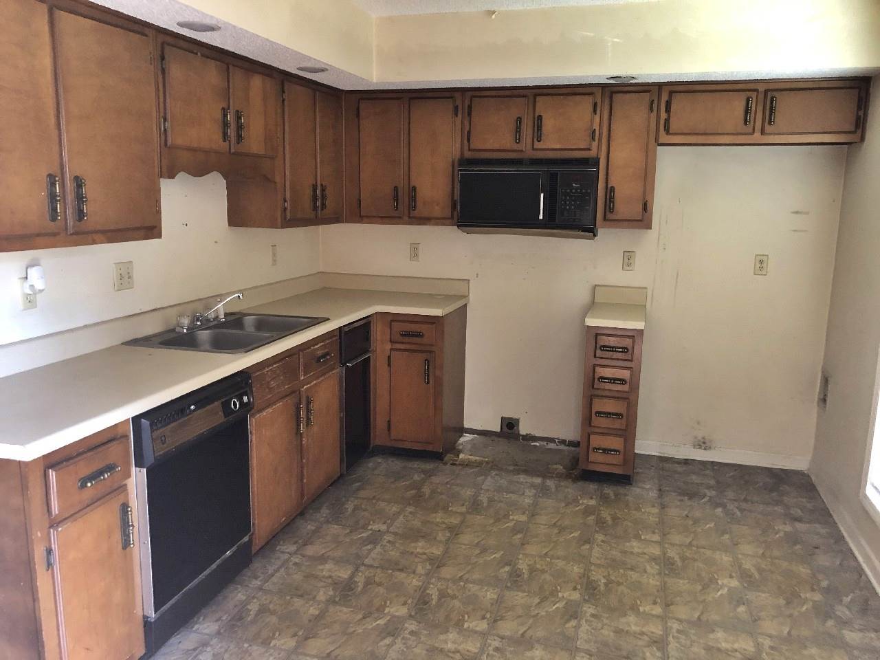 3755 Fern Ridge Road Memphis, TN 38115 - Photo 2 of 10 Gallery Image 2