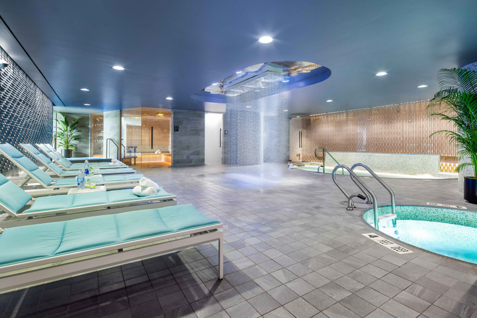 Oskar 572 11th Ave, Manhattan, NY 10036 - Photo 5 of 6