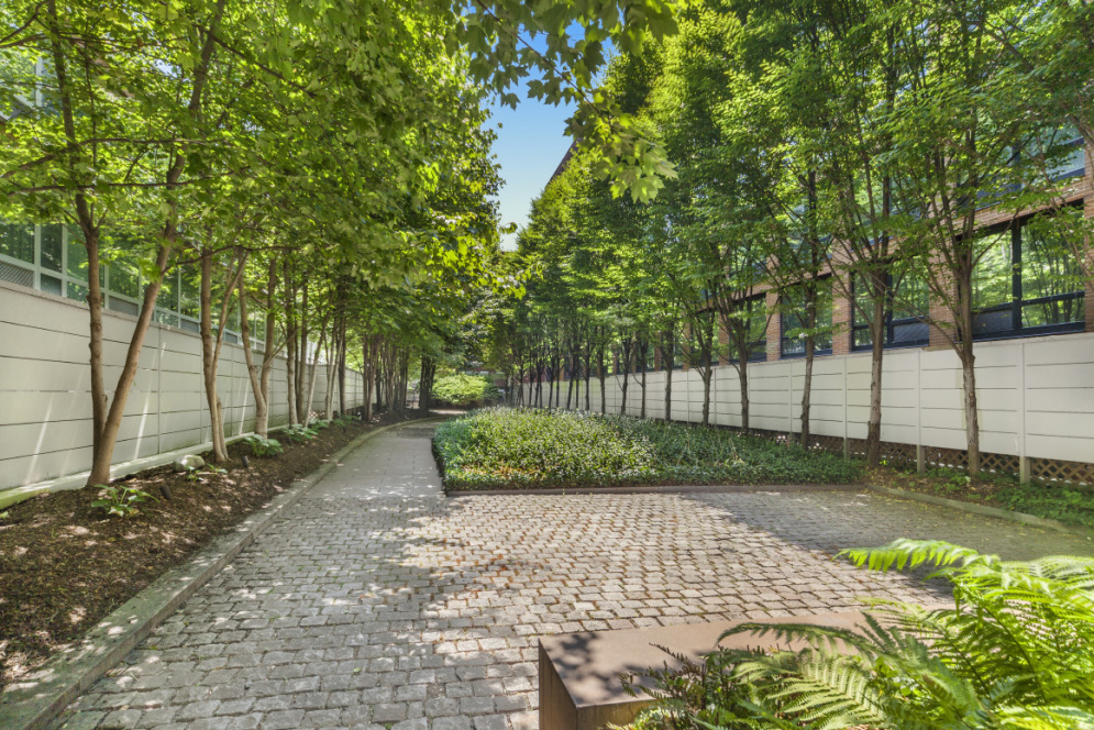 450 West 17th Street, Unit 1709 Manhattan, NY 10011 - Photo 17 of 26