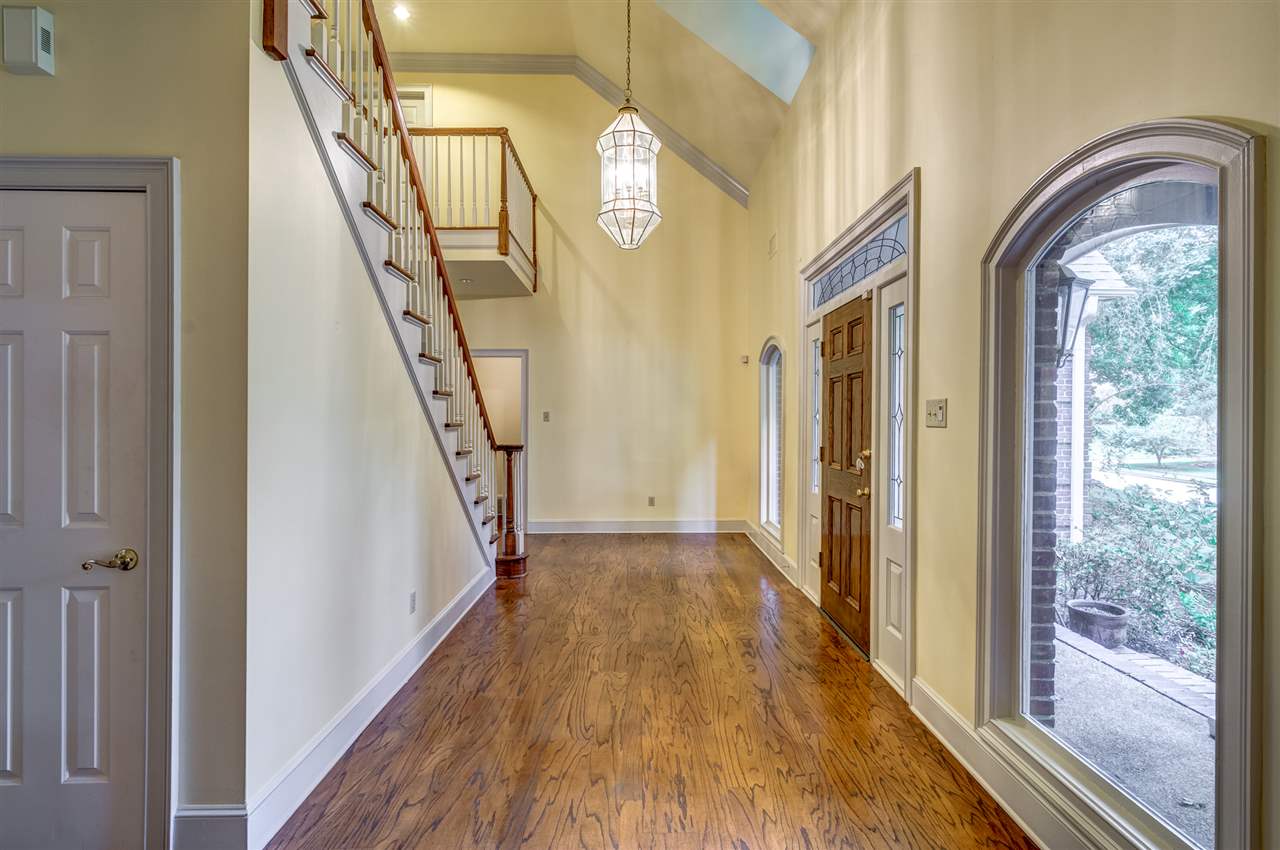 2044 Steeplebrook Drive Memphis, TN 38016 - Photo 4 of 25 2 Story foyer ~ Large entryway ~ Hardwood floors ~ Open plan
