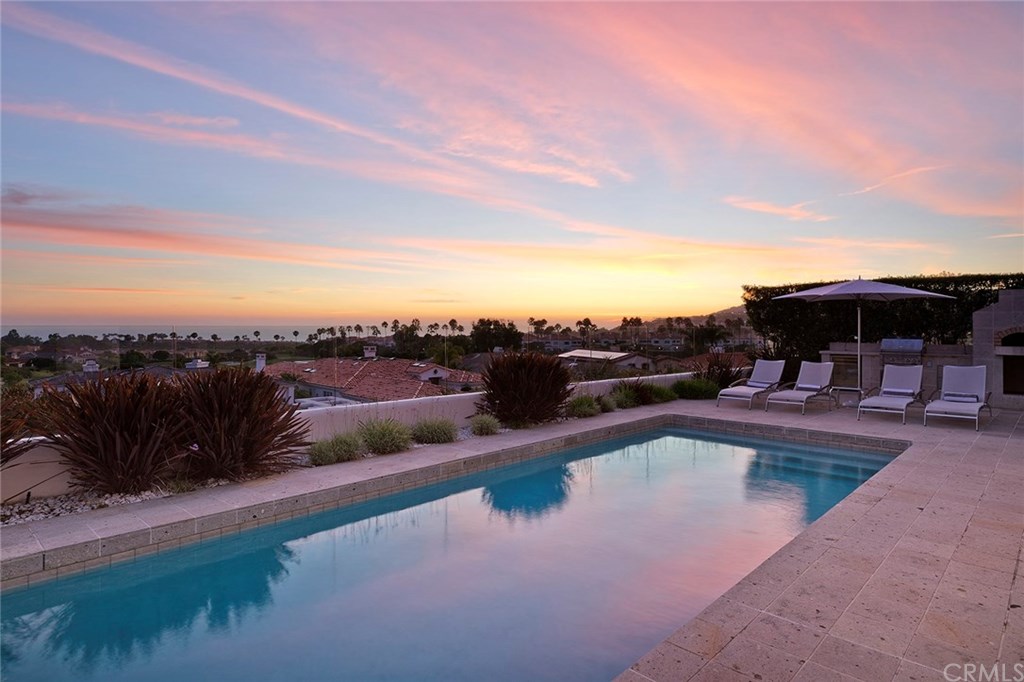 27 Gavina Dana Point, CA 92629 - Photo 6 of 55