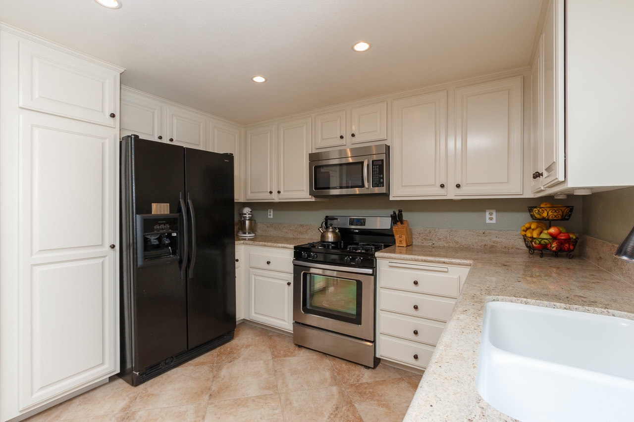 2040 Crosscreek Road Chula Vista, CA 91913 - Photo 4 of 25 Another view of kitchen