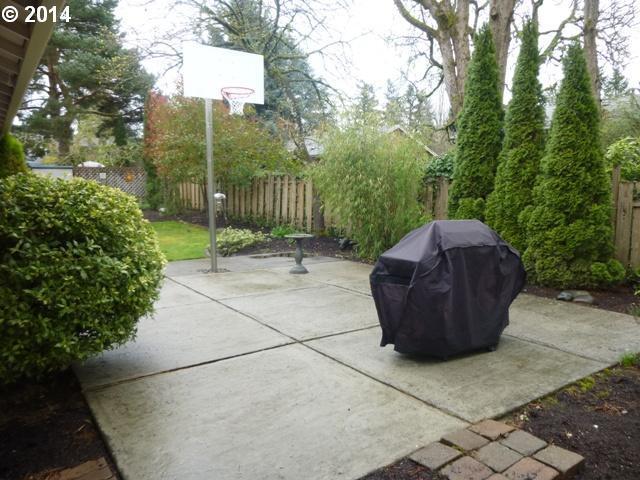 14670 Southwest Glenbrook Road Beaverton, OR 97007 - Photo 11 of 14 Gallery Image 11