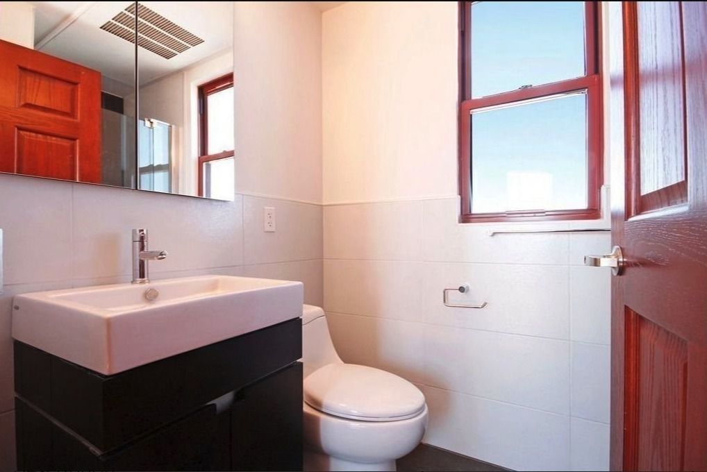 240 Meeker Avenue, Unit 54 Brooklyn, NY 11211 - Photo 7 of 8