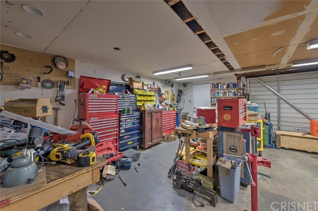 7665 Airlie Drive Tujunga, CA 91042 - Photo 17 of 26 Attached 1 car garage