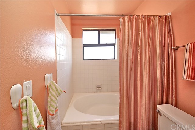 1208 Mayflower Avenue, Unit C Monrovia, CA 91016 - Photo 46 of 47 Soaking tub and shower
