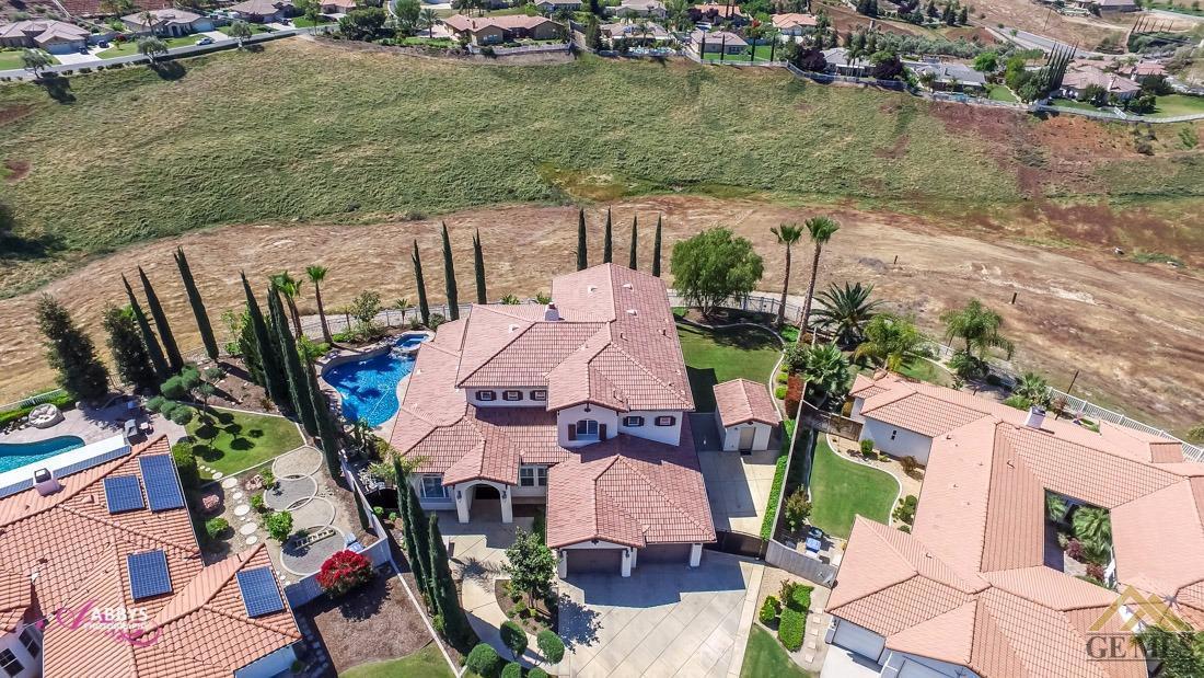 13407 Raphael Avenue Bakersfield, CA 93306 - Photo 3 of 40